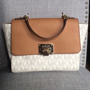 Michael Kors purse -new never worn/ tag attached